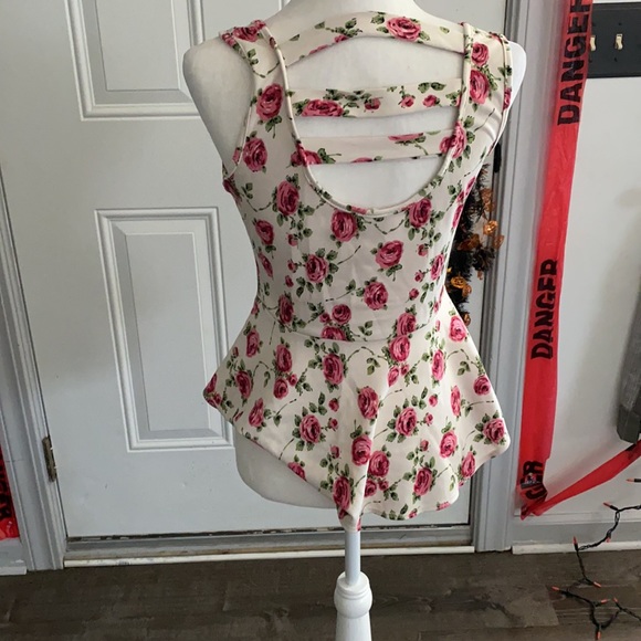 Peplum top🎈 - Picture 3 of 3